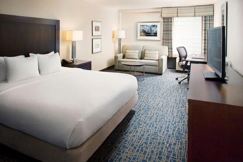 DoubleTree by Hilton Baltimore - BWI Airport - image 5