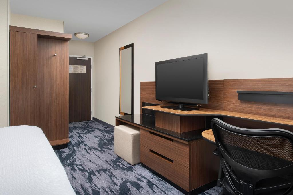 Fairfield Inn & Suites Baltimore BWI Airport - image 3