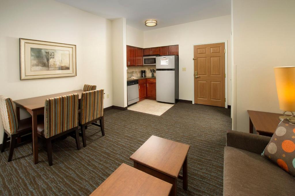 Staybridge Suites Baltimore BWI Airport an IHG Hotel - image 6