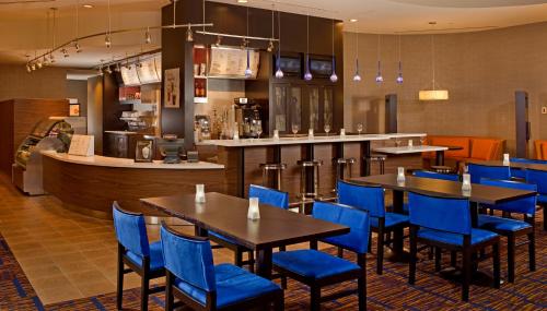 Courtyard by Marriott Baltimore Downtown/Inner Harbor - image 2