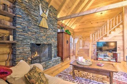 Superb Linville Mountain Cabin with Wraparound Decks! - image 11