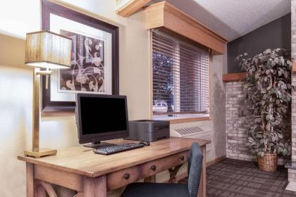 SureStay Plus Hotel by Best Western Litchfield - image 10