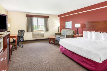 SureStay Plus Hotel by Best Western Litchfield - image 11