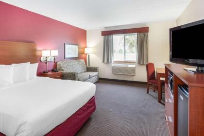 SureStay Plus Hotel by Best Western Litchfield - image 15