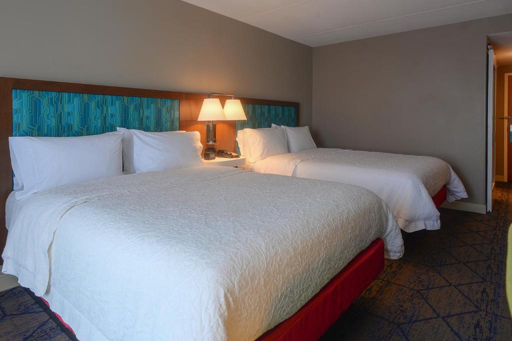 Hampton Inn & Suites Atlanta-Six Flags - image 2