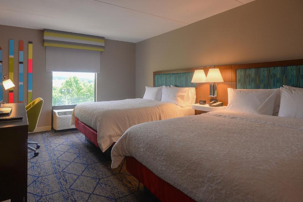 Hampton Inn & Suites Atlanta-Six Flags - image 7