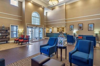 Comfort Inn  Suites near Six Flags Lithia Springs