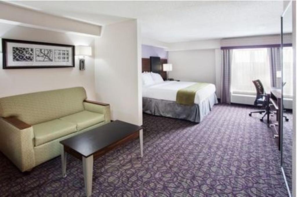 Holiday Inn Express Atlanta West - Theme Park Area an IHG Hotel - image 4