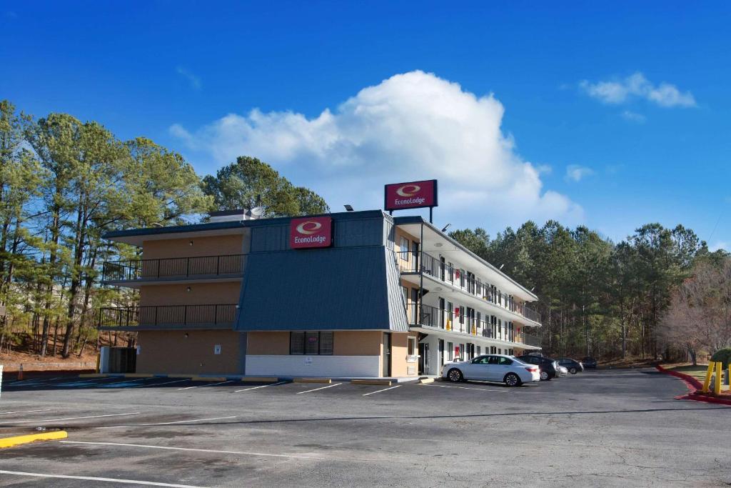 Econo Lodge - image 4