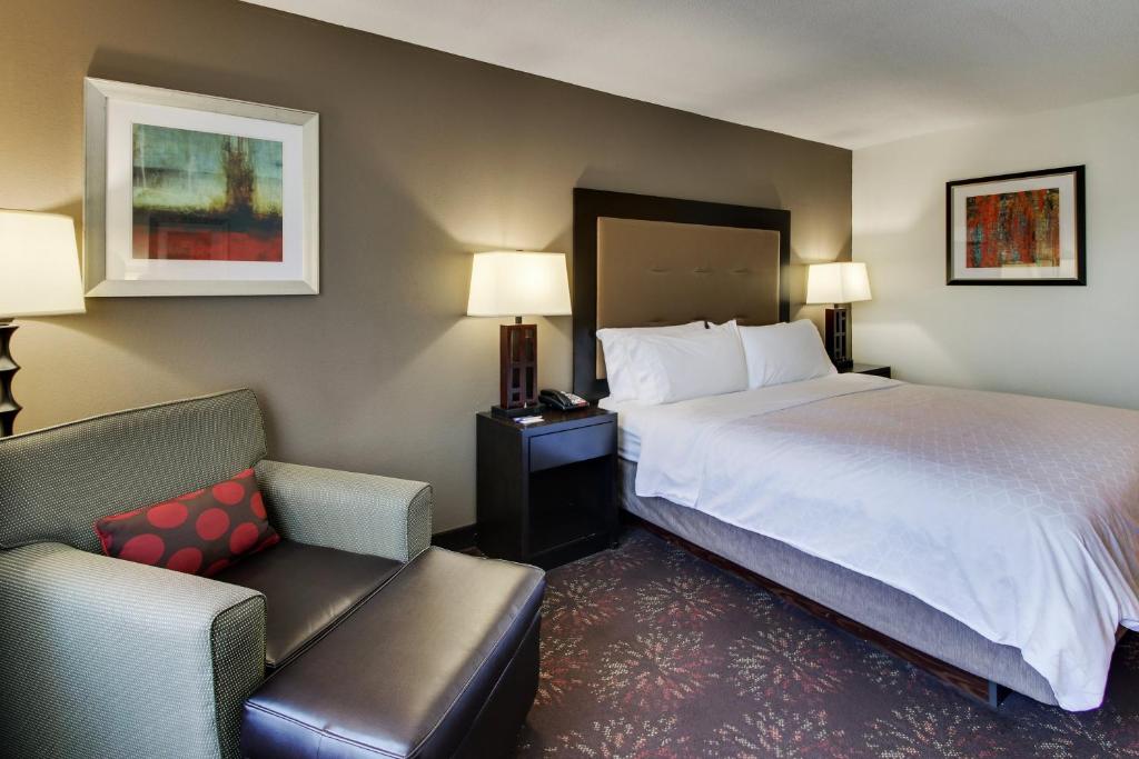 Holiday Inn Express Hotel & Suites Lancaster-Lititz an IHG Hotel - image 4