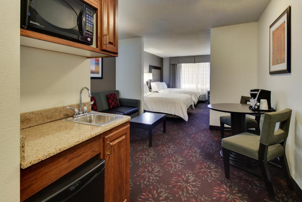 Holiday Inn Express Hotel & Suites Lancaster-Lititz an IHG Hotel - image 6