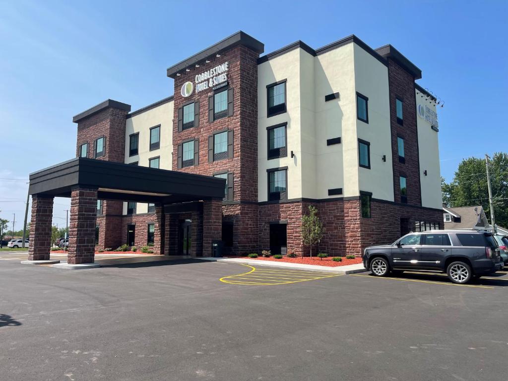 Cobblestone Hotel & Suites - Little Chute - main image