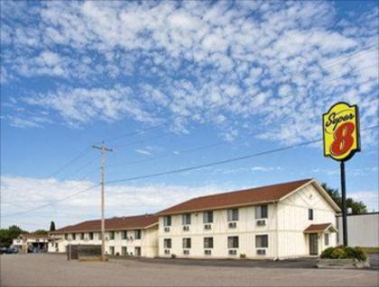 Super 8 by Wyndham Little Falls - image 2