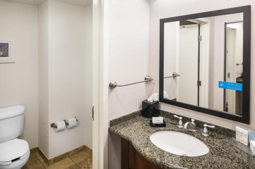 Hampton Inn & Suites Little Rock-Downtown - image 2