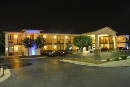 Americas Best Value Inn and Suites Little Rock - image 2
