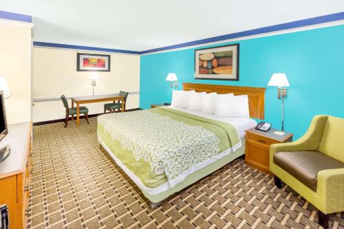 Days Inn by Wyndham Little Rock/Medical Center - image 3