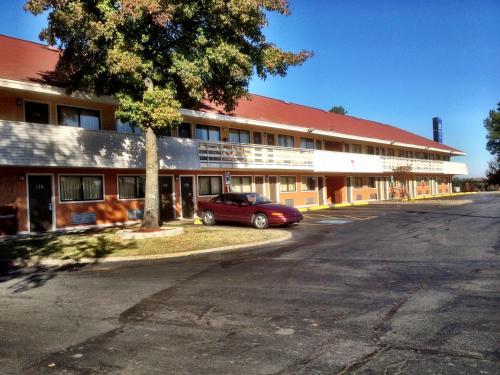 Americas Best Value Inn and Suites Little Rock - image 5