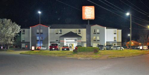 Red Roof Inn & Suites Little Rock - image 3