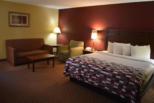 Red Roof Inn & Suites Little Rock - image 5