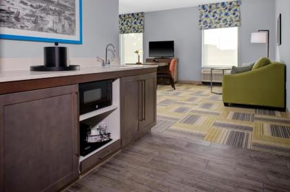 Hampton Inn & Suites Syracuse North Airport Area - image 7