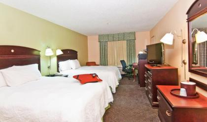 Hampton Inn Livingston - image 9