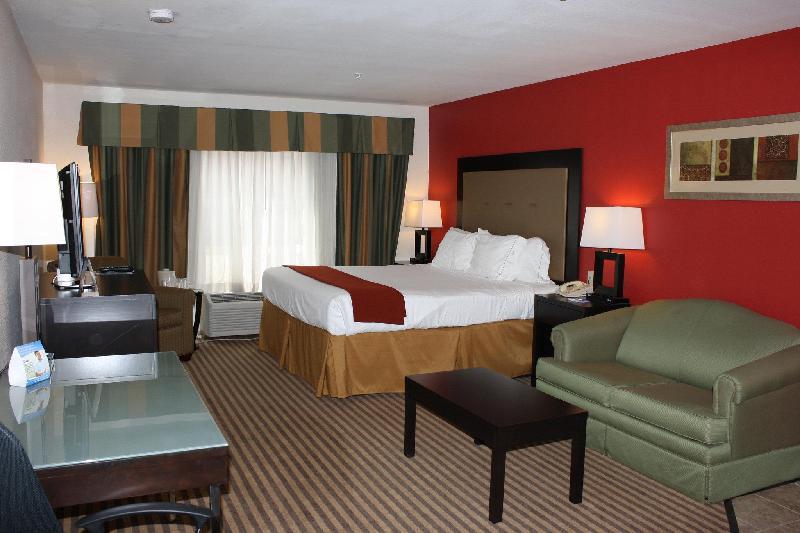 Holiday Inn Express Hotel & Suites Livingston - image 4