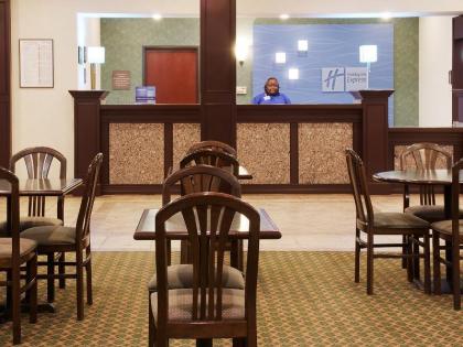 Holiday Inn Express Hotel & Suites Livingston - image 5