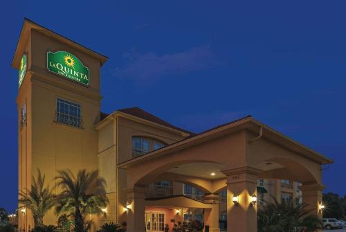 La Quinta by Wyndham Livingston - image 2