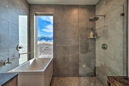 Paradise Valley Retreat with Stunning Views! - image 11