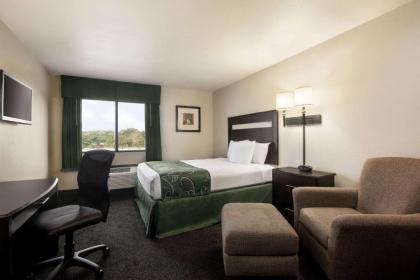 Travelodge by Wyndham Livonia - image 13