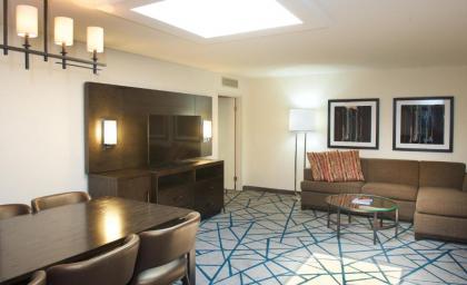 Embassy Suites by Hilton Detroit - Livonia/Novi - image 7