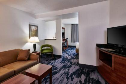 Fairfield Inn & Suites Detroit Livonia - image 2