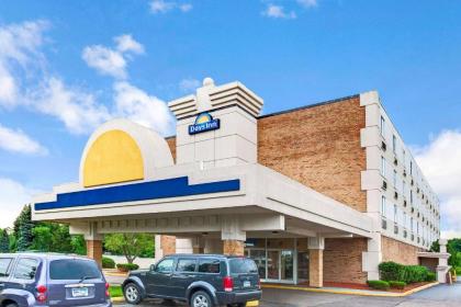 Days Inn by Wyndham Livonia   Detroit