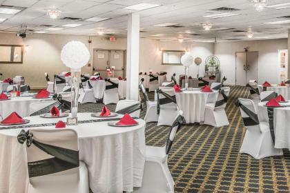 Quality Inn & Suites Banquet Center - image 9