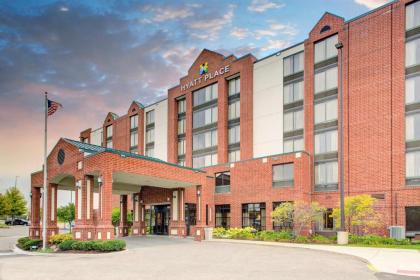 Hotel in Livonia Michigan