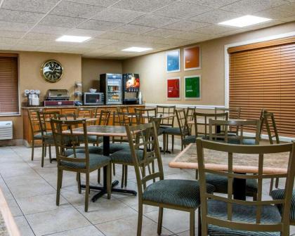 Comfort Inn of Livonia - image 8