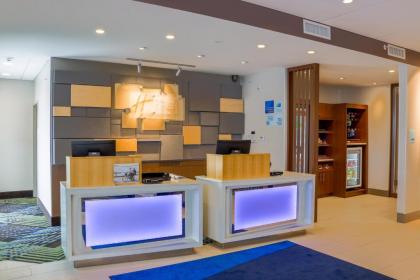 Holiday Inn Express & Suites - Detroit Northwest - Livonia an IHG Hotel - image 11