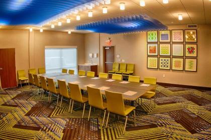 Holiday Inn Express & Suites - Detroit Northwest - Livonia an IHG Hotel - image 4