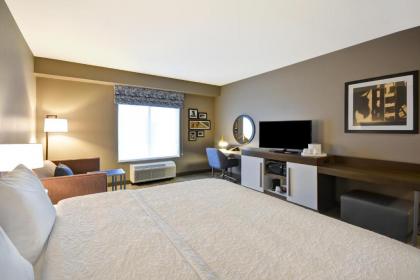 Hampton Inn Livonia Detroit - image 3