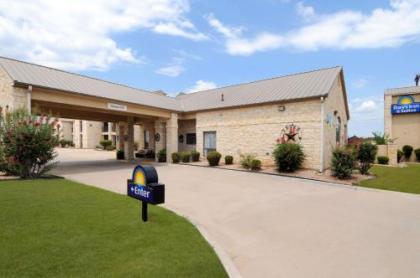 Days Inn  Suites by Wyndham Llano Llano Texas