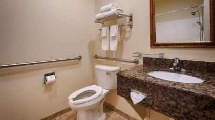 Best Western Lockhart Hotel & Suites - image 12