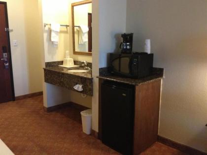 Best Western Lockhart Hotel & Suites - image 15