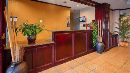 Best Western Lockhart Hotel & Suites - image 2