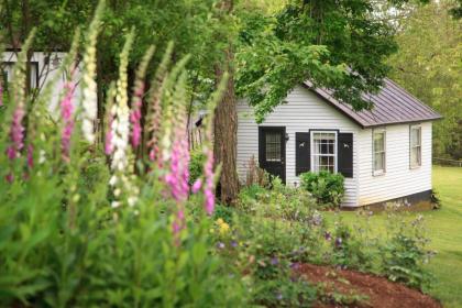 the Inn  tavern at meander Virginia