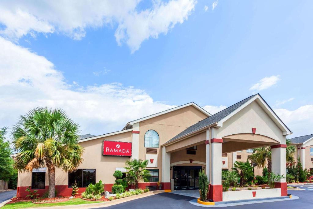 Ramada by Wyndham Locust Grove - main image