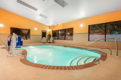 Ramada by Wyndham Locust Grove - image 12