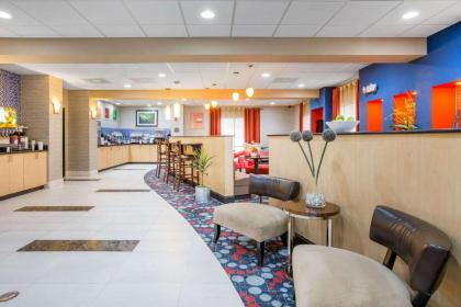 Comfort Suites Locust Grove Atlanta South - image 13