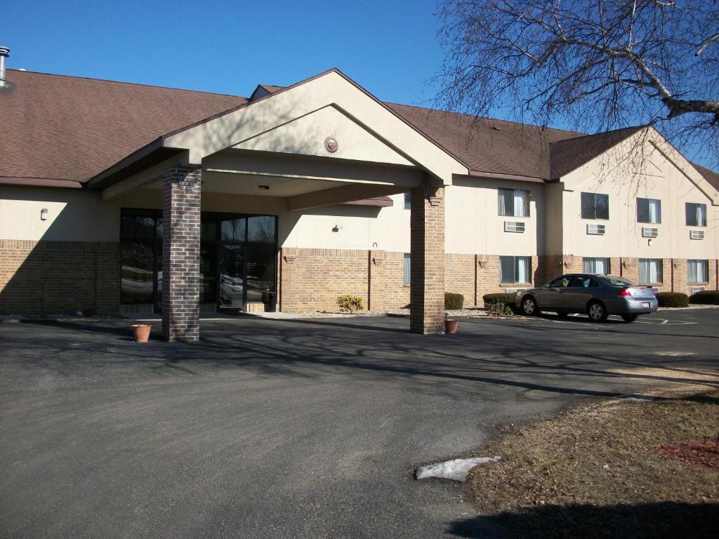 Lodi Valley Suites - main image