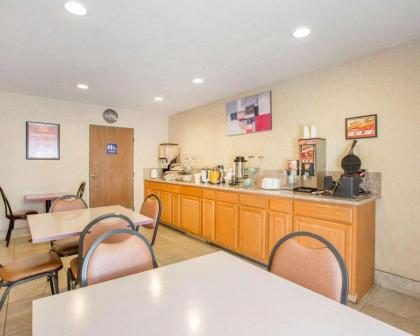 Econo Lodge Inn & Suites Lodi - Wine Country Area - image 5