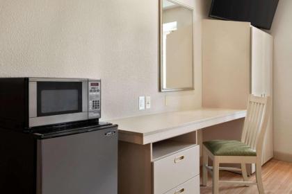 Microtel Inn & Suites Lodi - image 15